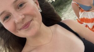 Cuck's GF Bella
