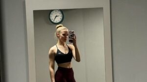 Webslut Clair 18, caught
