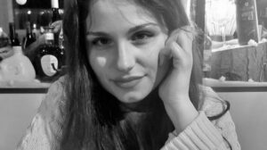 French webslut Laurana