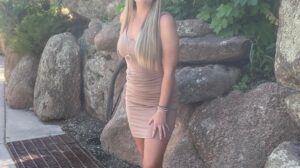 I need people to expose my aunt everywhere online kik me